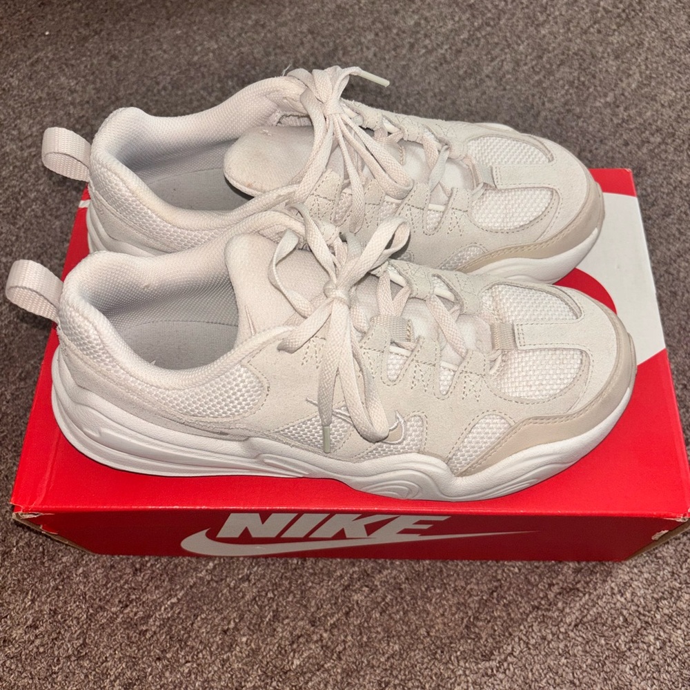 Nike Tech Hera - Picture 11 of 12